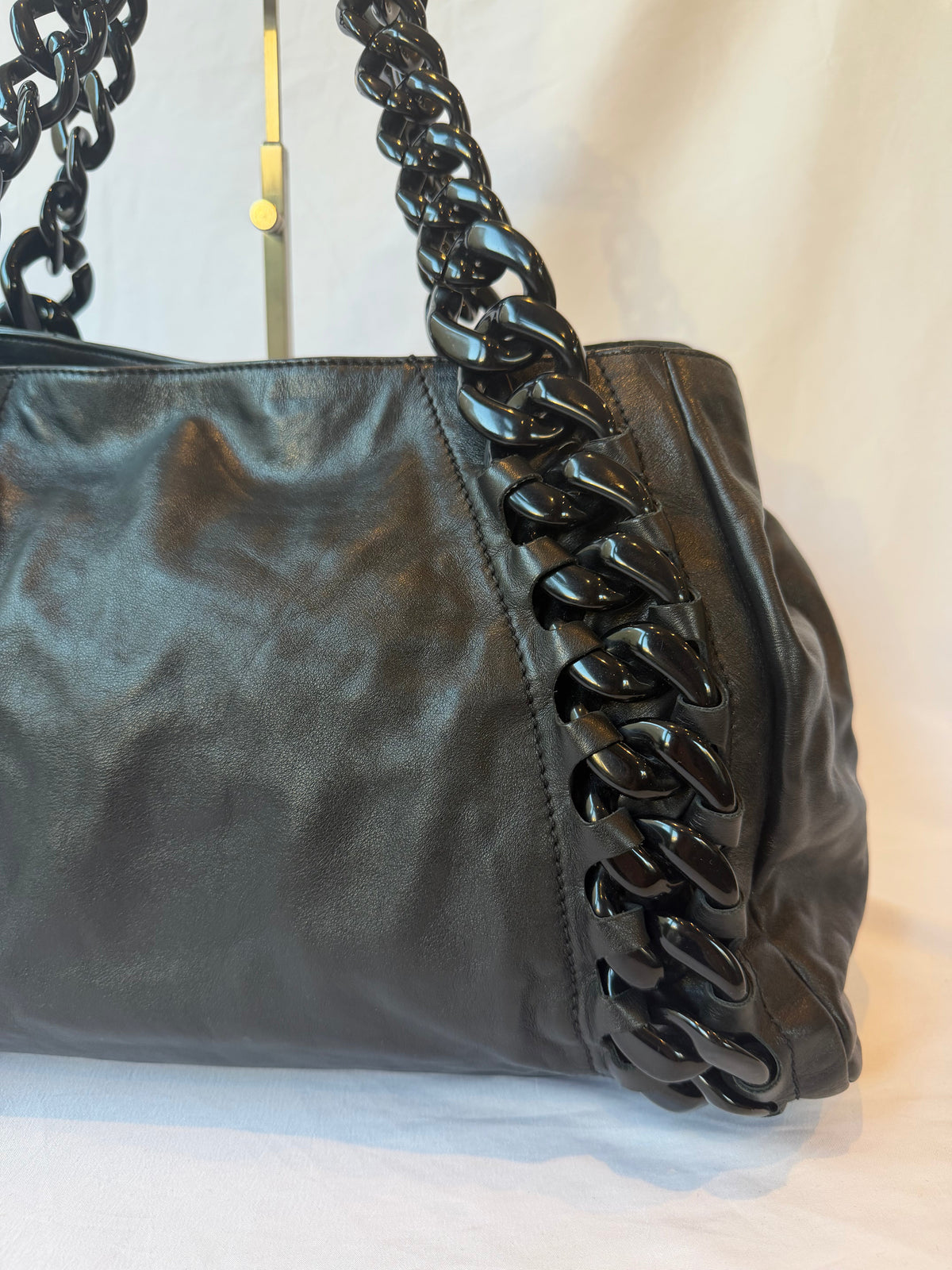 Chanel Modern Chain Rhodoid East-West Tote Black – view 8