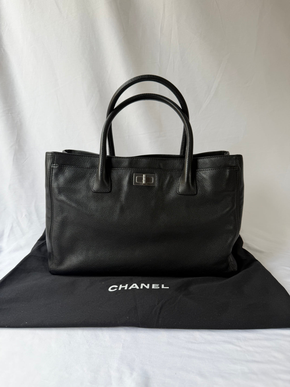 Chanel Reissue Cerf Executive Tote – view 3