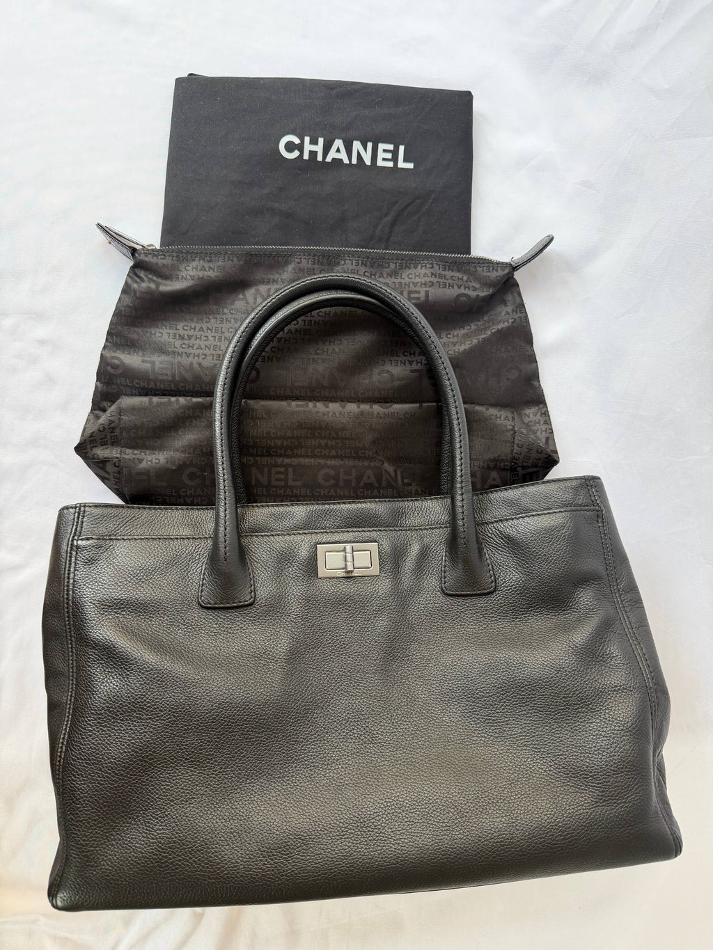 Chanel Reissue Cerf Executive Tote – view 15