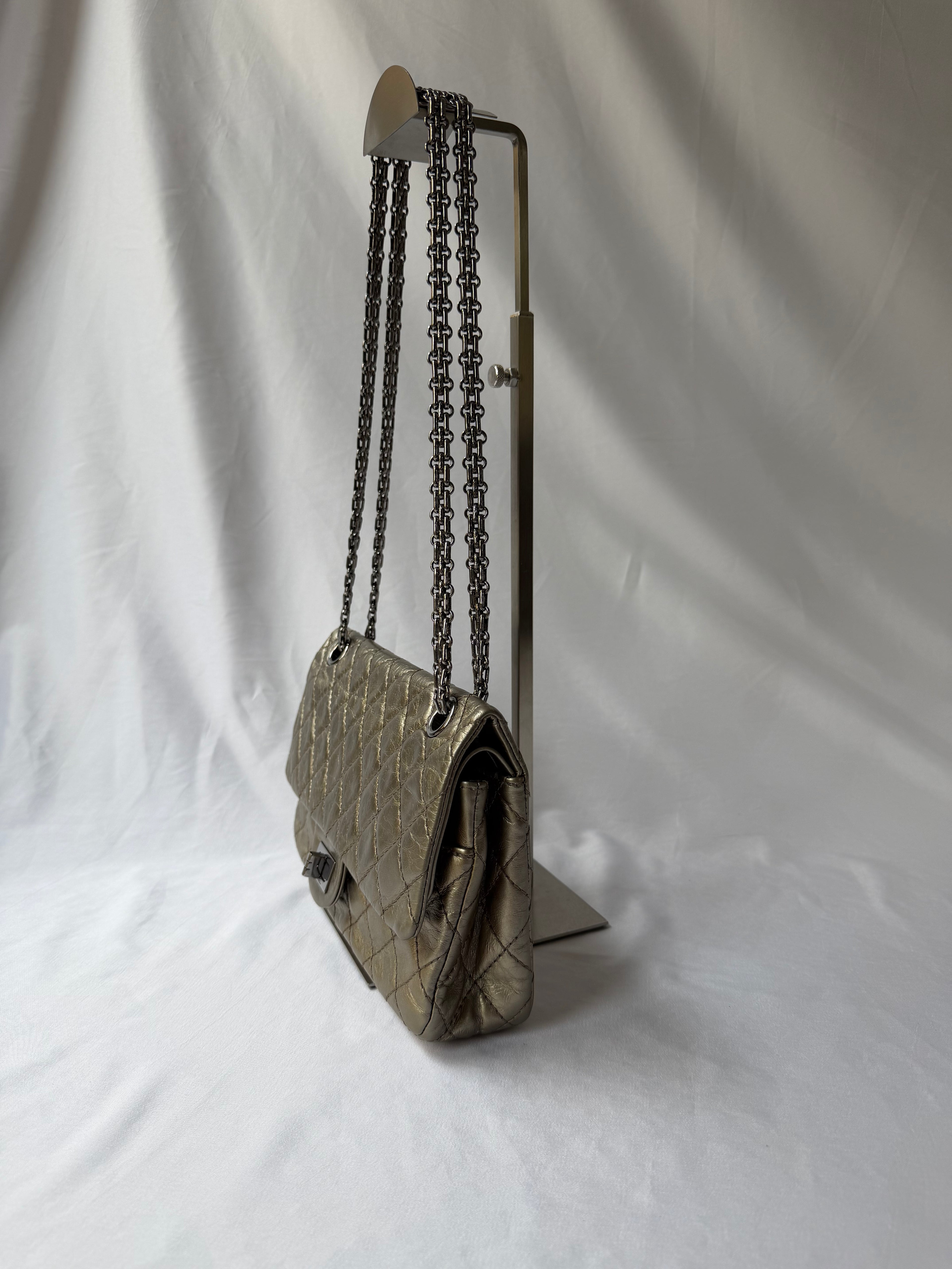 Chanel 2.55 Reissue Double Flap Bag Medium in Metallic Gold/Champagne Calfskin