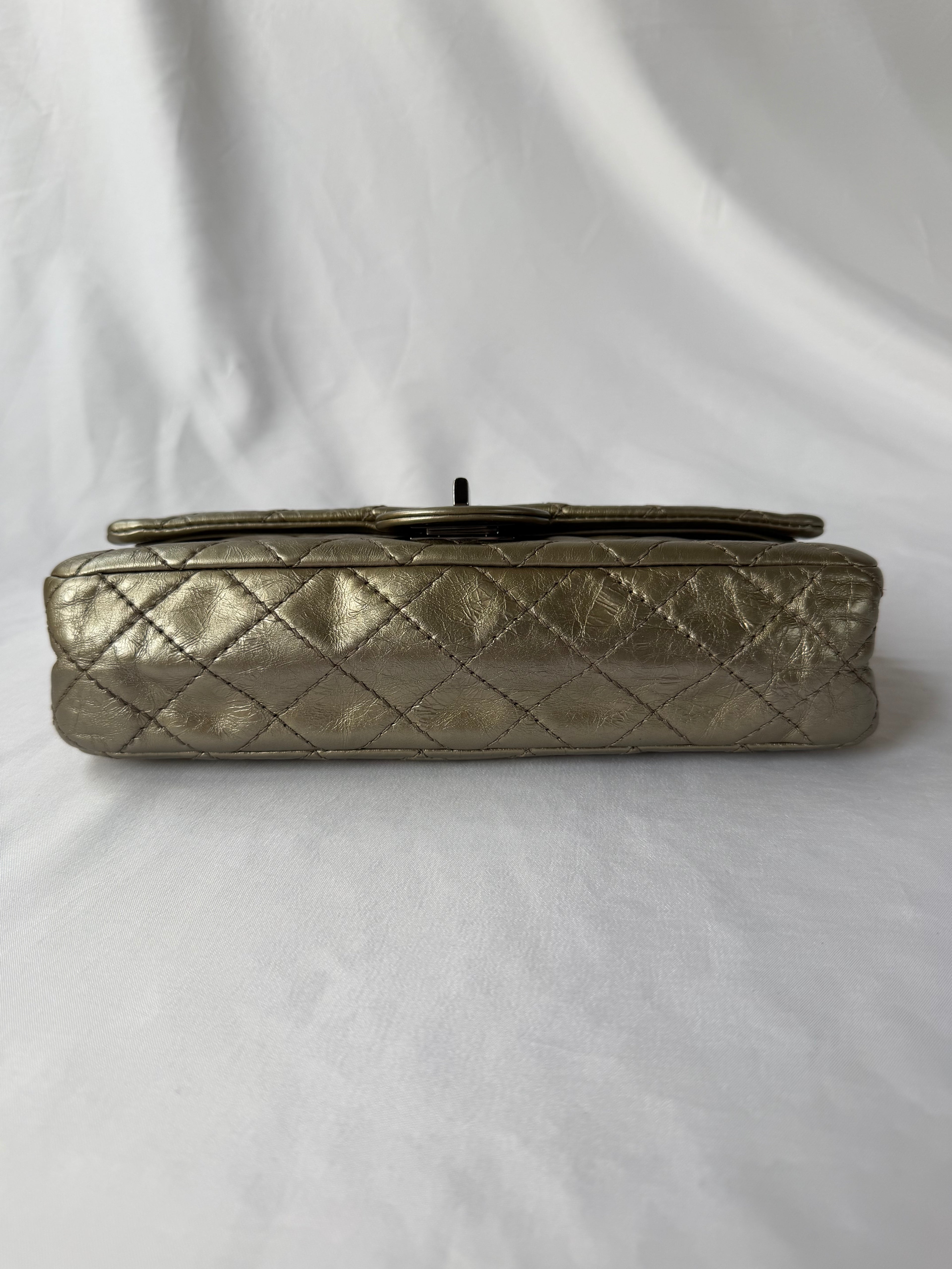 Chanel 2.55 Reissue Double Flap Bag Medium in Metallic Gold/Champagne Calfskin