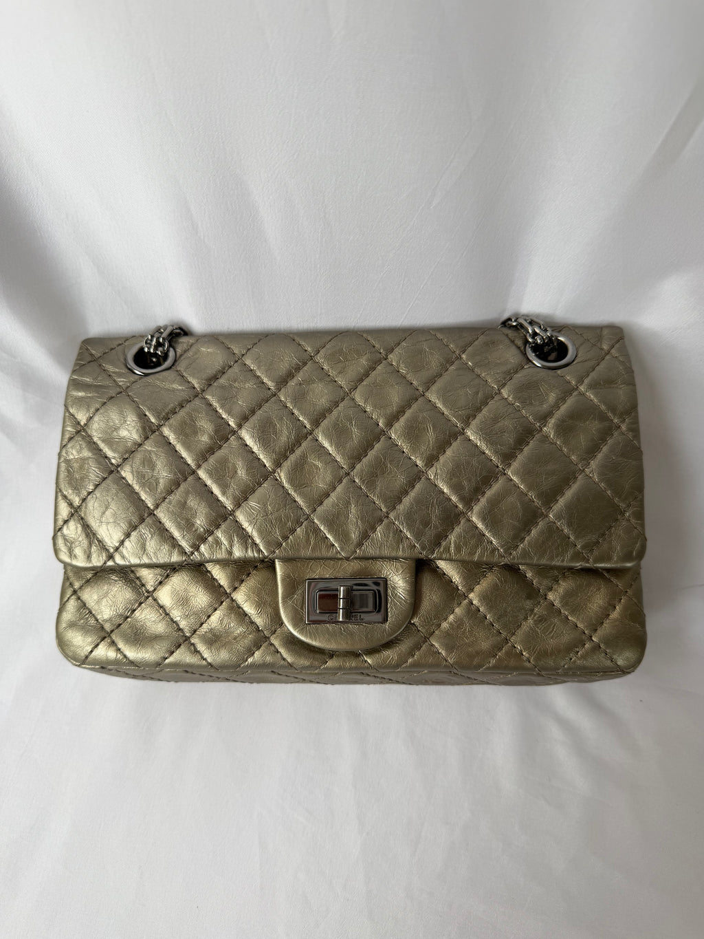 Chanel 2.55 Reissue Double Flap Bag Medium in Metallic Gold/Champagne Calfskin