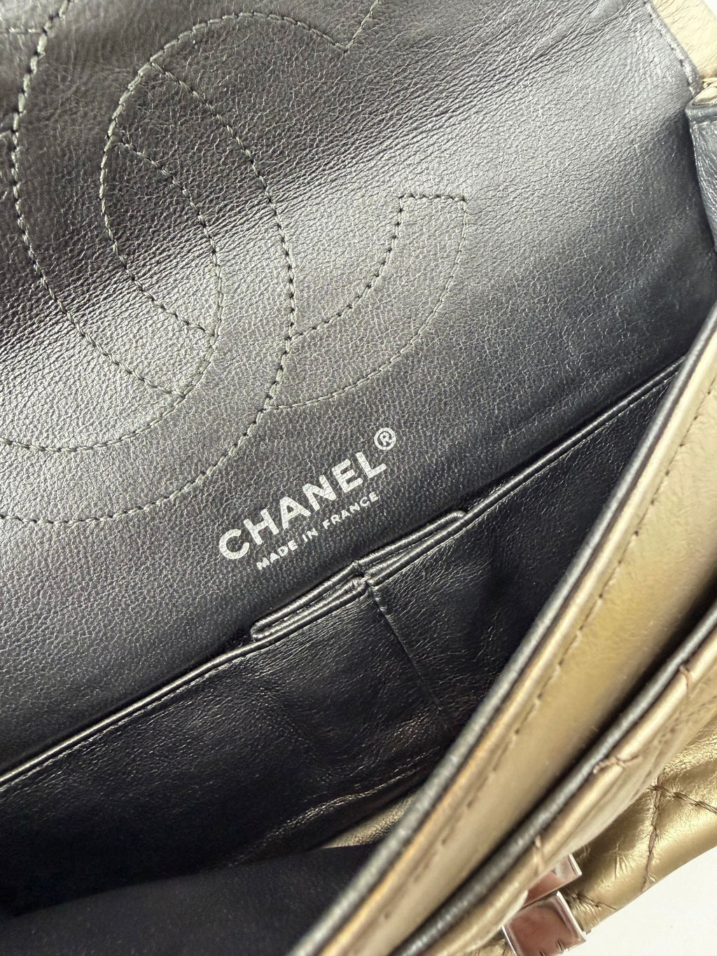 Chanel 2.55 Reissue Double Flap Bag Medium – view 14