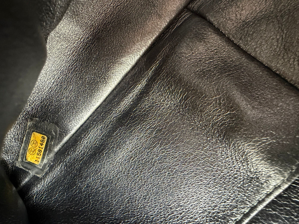 Chanel 2.55 Reissue Double Flap Bag Medium – view 15