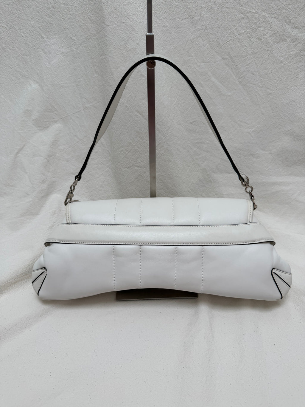 Gucci Horsebit 1955 Shoulder Bag in White – view 6