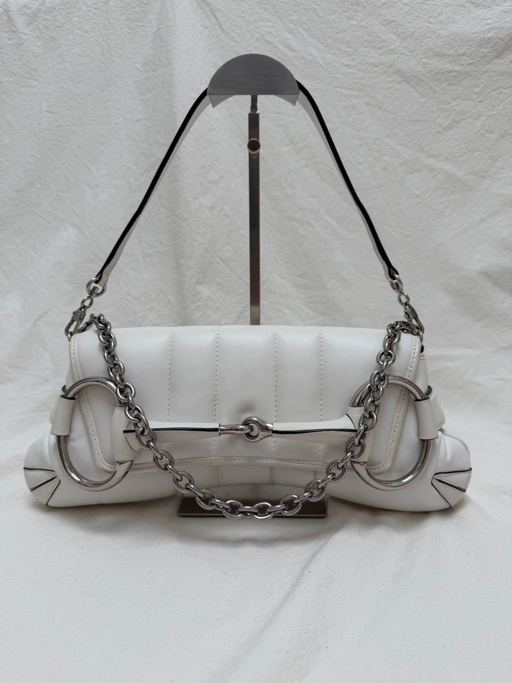 Gucci Horsebit 1955 Shoulder Bag in White – view 3