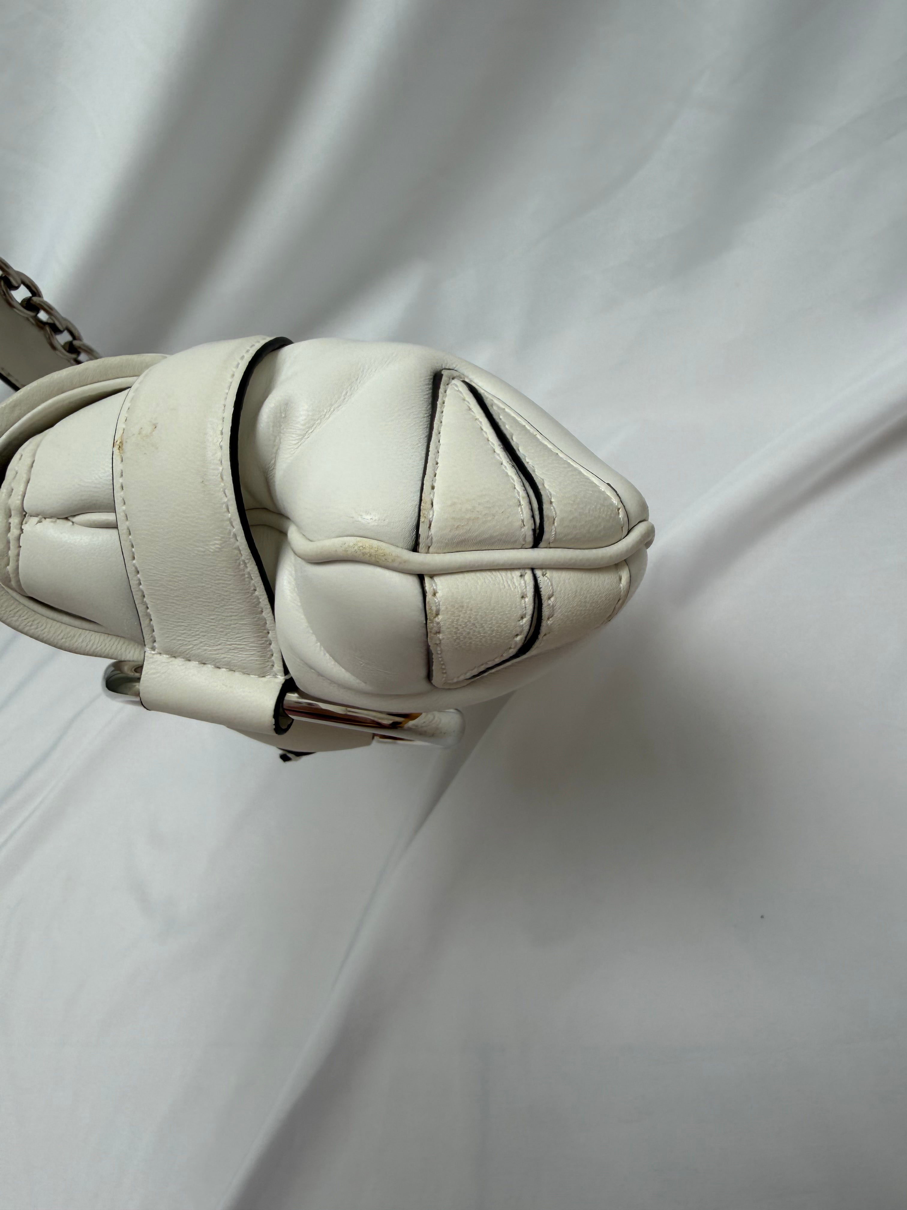 Gucci Horsebit 1955 Shoulder Bag in White – view 11