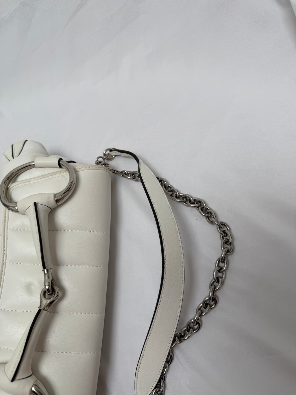 Gucci Horsebit 1955 Shoulder Bag in White – view 16