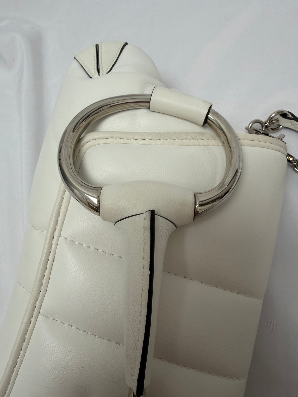 Gucci Horsebit 1955 Shoulder Bag in White – view 15